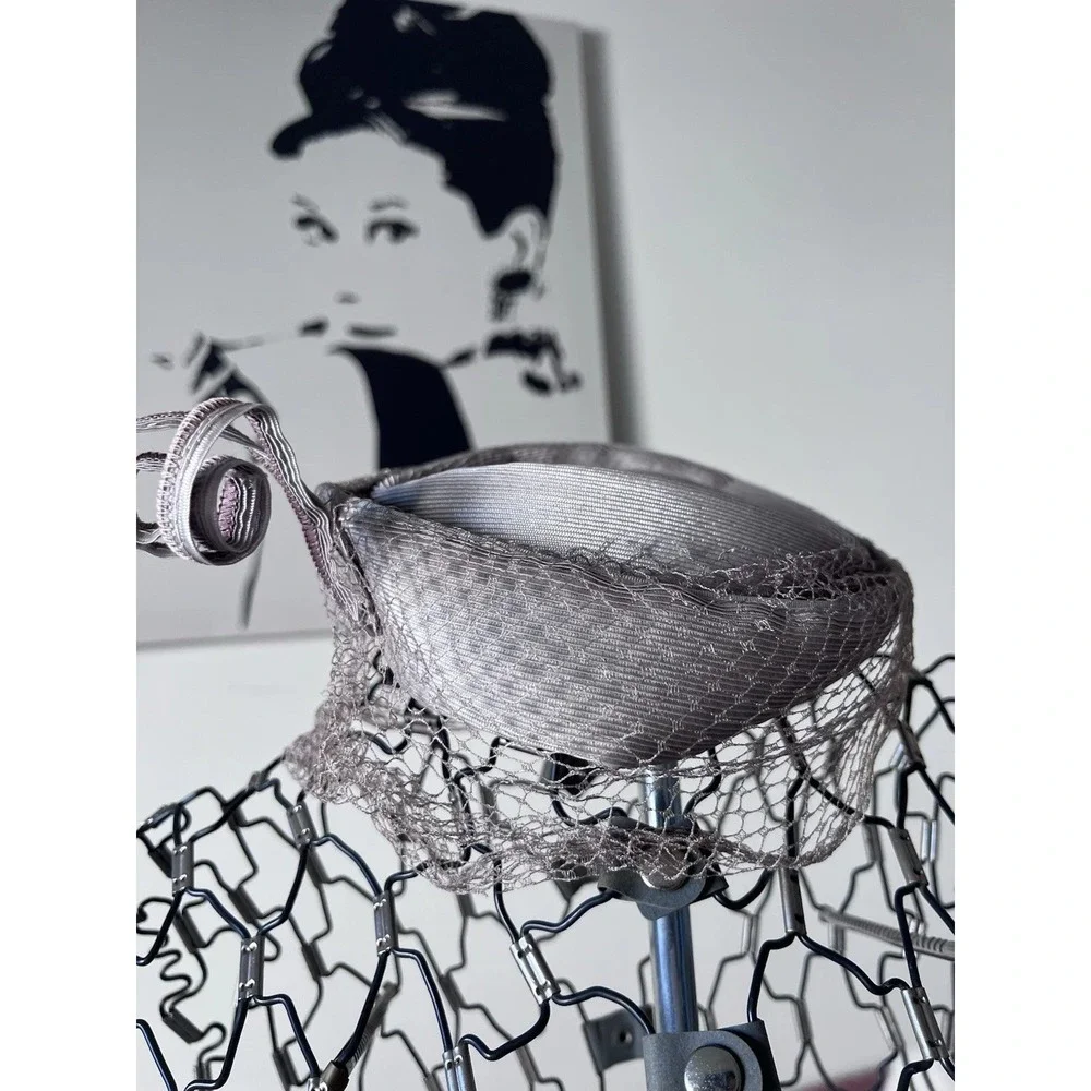 Vintage Silver‎ Grey Pillbox Hat with Birdcage Veil Ribbed Braid Mid Century